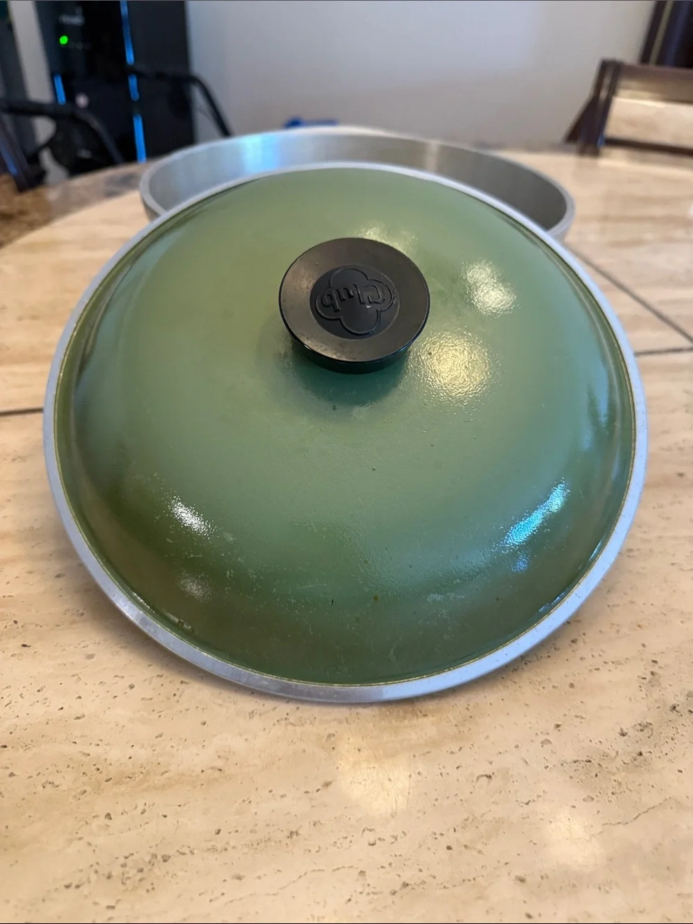 Vintage CLUB aluminum Dutch oven